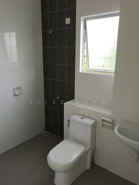 Rumah Teres 2 Tingkat untuk Disewa di Setia Ecohill (Semenyih) - Elise Heng - Bathroom - PropertyGuru.com.my