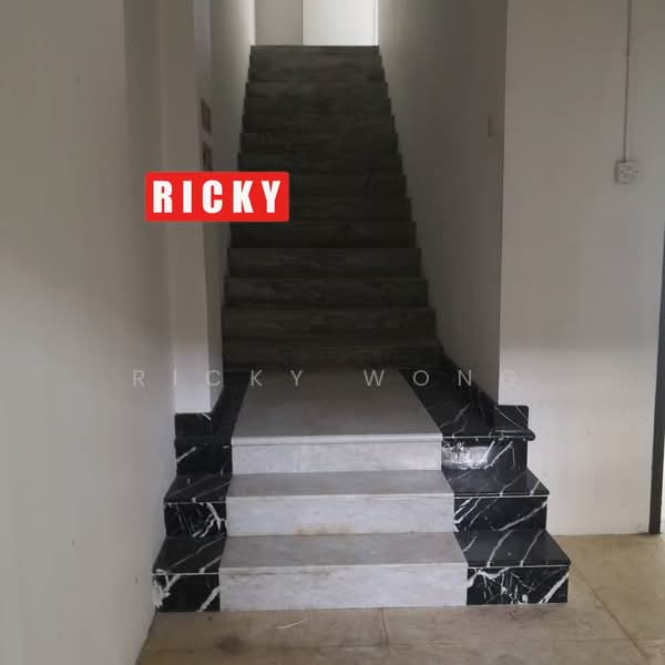 Untuk Dijual - FACING ROAD 2 STOREY SHOP LOT FOR SALE AT TANJUNG TOKONG