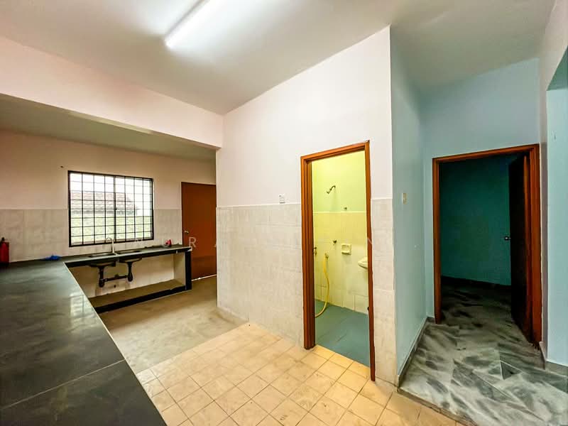Rumah Teres 2 Tingkat untuk Dijual di Taman Desa Mewah (Semenyih) - Nurashekin . - Kitchen - PropertyGuru.com.my