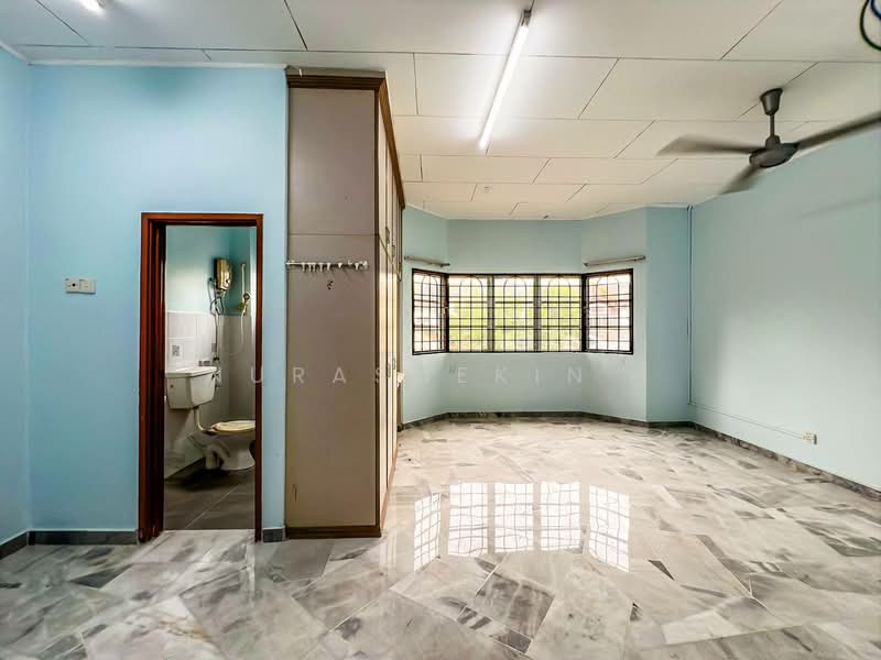Rumah Teres 2 Tingkat untuk Dijual di Taman Desa Mewah (Semenyih) - Nurashekin . - Bathroom - PropertyGuru.com.my
