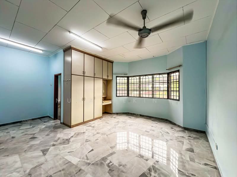 Rumah Teres 2 Tingkat untuk Dijual di Taman Desa Mewah (Semenyih) - Nurashekin . - Bedroom - PropertyGuru.com.my