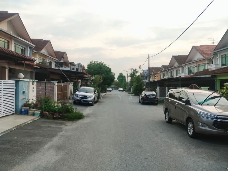 Rumah Teres 2 Tingkat untuk Disewa di Taman Mount Austin (Tebrau) - Roy Yap - Exterior - PropertyGuru.com.my