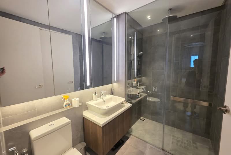 Servis Apartment untuk Dijual di Ativo Suites @ Damansara Avenue - Jack Chan - Bathroom - PropertyGuru.com.my