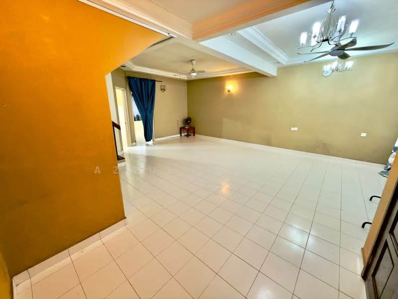 2-storey Terraced House for Sale in Kota Damansara (Selangor) - Azrul Ismail - Living Room - PropertyGuru.com.my
