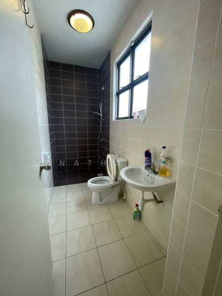 Rumah Berkembar untuk Disewa di Skudai (Johor) - Jonathan Lee - Bathroom - PropertyGuru.com.my