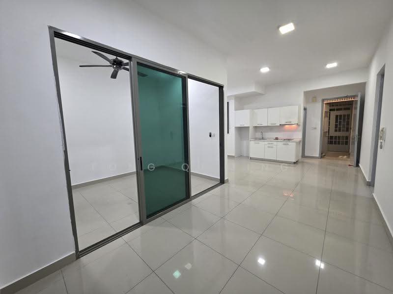 Service Residence for Sale at Cybersquare - Fong Qi Jing - Kitchen - PropertyGuru.com.my