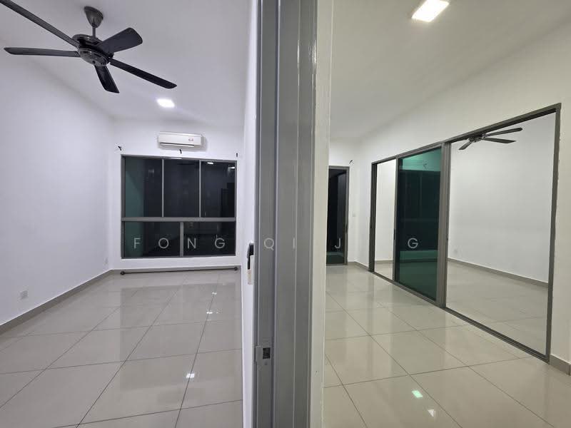 Service Residence for Sale at Cybersquare - Fong Qi Jing - PropertyGuru.com.my