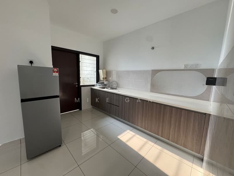 Condominium for Rent at Paraiso Residence @ The Earth - Mike Gan - Kitchen - PropertyGuru.com.my