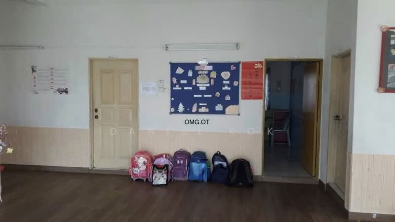 Bungalow for Sale in Taman Chi Liung (Klang) - Daniel Kok - Corridor - PropertyGuru.com.my