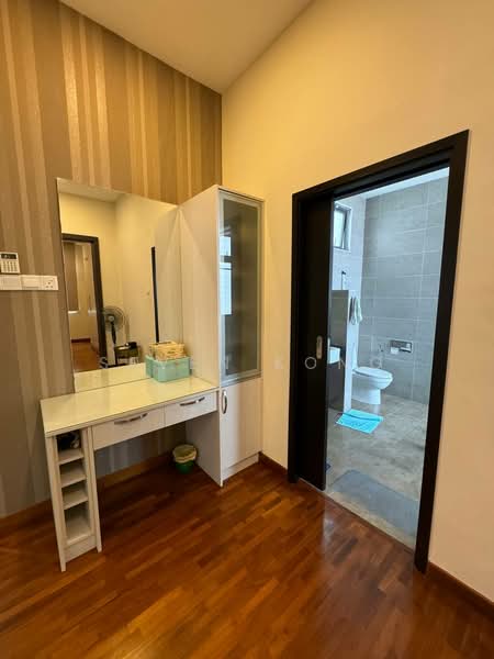 Semi-Detached House for Sale in Taman Impian Emas (Skudai) - Seven Kong - Bathroom - PropertyGuru.com.my