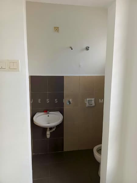 2-storey Terraced House for Sale in Semenyih Parklands (Beranang) - Jessie Lim - Bathroom - PropertyGuru.com.my