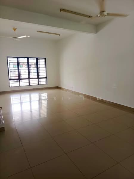 2-storey Terraced House for Sale in Semenyih Parklands (Beranang) - Jessie Lim - Living Room - PropertyGuru.com.my