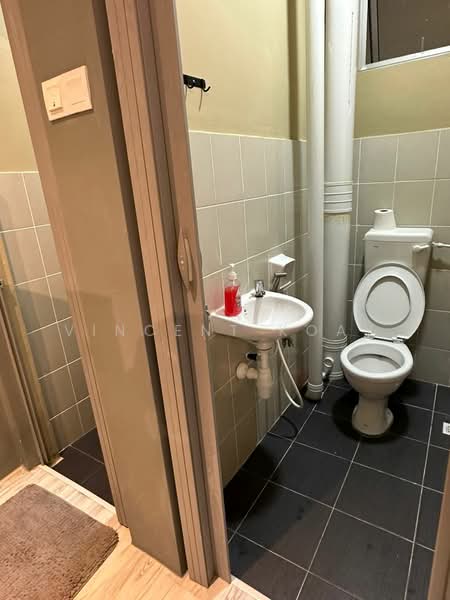 Pangsapuri untuk Disewa di Skyview Garden - Vincent Koay - Bathroom - PropertyGuru.com.my