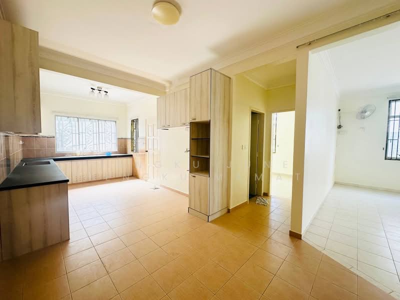 Rumah Teres 2 Tingkat untuk Dijual di Sepang (Selangor) - Tengku June Tengku Mamat - Kitchen - PropertyGuru.com.my