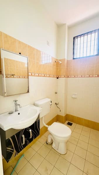 Rumah Teres 2 Tingkat untuk Dijual di Sepang (Selangor) - Tengku June Tengku Mamat - Bathroom - PropertyGuru.com.my