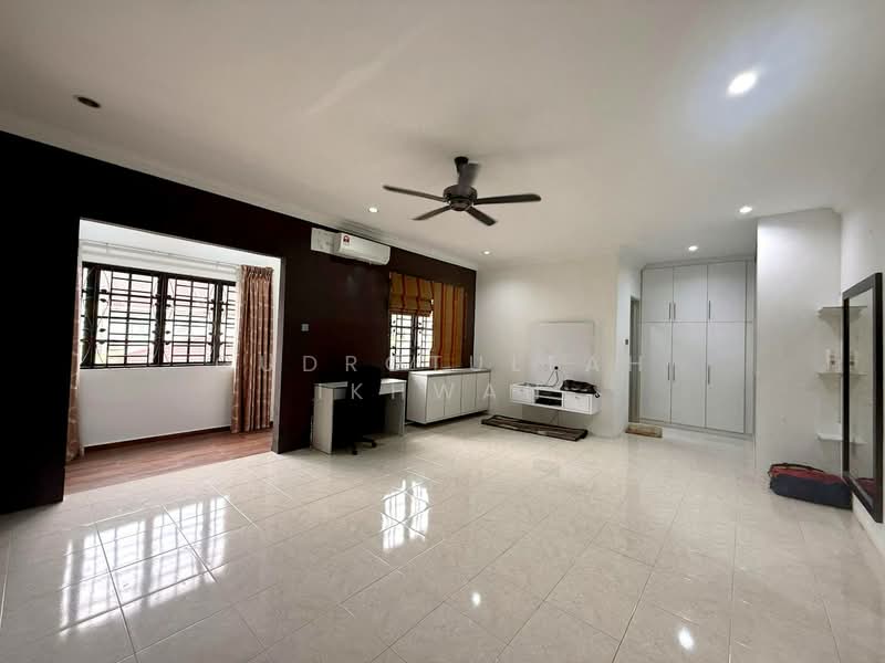 Semi-Detached House for Sale in Bandar Nusaputra (Puchong) - Gudrotullah Ikhwan - Living Room - PropertyGuru.com.my