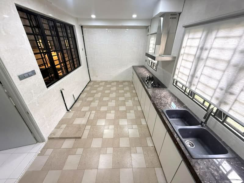 Semi-Detached House for Sale in Bandar Nusaputra (Puchong) - Gudrotullah Ikhwan - Kitchen - PropertyGuru.com.my