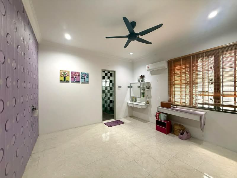 Semi-Detached House for Sale in Bandar Nusaputra (Puchong) - Gudrotullah Ikhwan - Bedroom - PropertyGuru.com.my