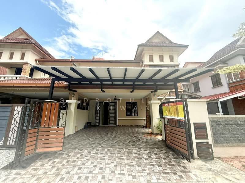 Semi-Detached House for Sale in Bandar Nusaputra (Puchong) - Gudrotullah Ikhwan - Exterior - PropertyGuru.com.my