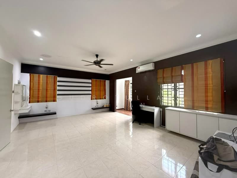 Semi-Detached House for Sale in Bandar Nusaputra (Puchong) - Gudrotullah Ikhwan - Living Room - PropertyGuru.com.my