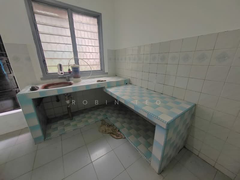 Rumah Teres 2 Tingkat untuk Dijual di Taman Muhibbah (Kulai) - Robin Teo - Kitchen - PropertyGuru.com.my