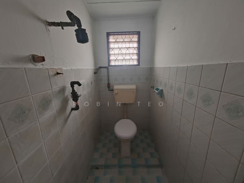 Rumah Teres 2 Tingkat untuk Dijual di Taman Muhibbah (Kulai) - Robin Teo - Bathroom - PropertyGuru.com.my