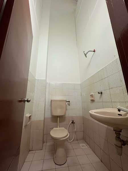Terraced House for Sale in Usj 12 (Subang Jaya) - Miki Fong - Bathroom - PropertyGuru.com.my