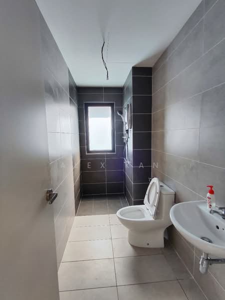 Service Residence for Sale at M Oscar - Alex Kan - Bathroom - PropertyGuru.com.my