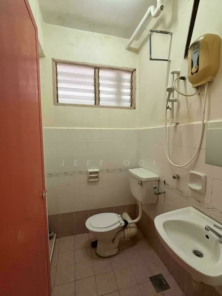 Pangsapuri untuk Dijual di Gambier Heights - Jeff Ooi - Bathroom - PropertyGuru.com.my