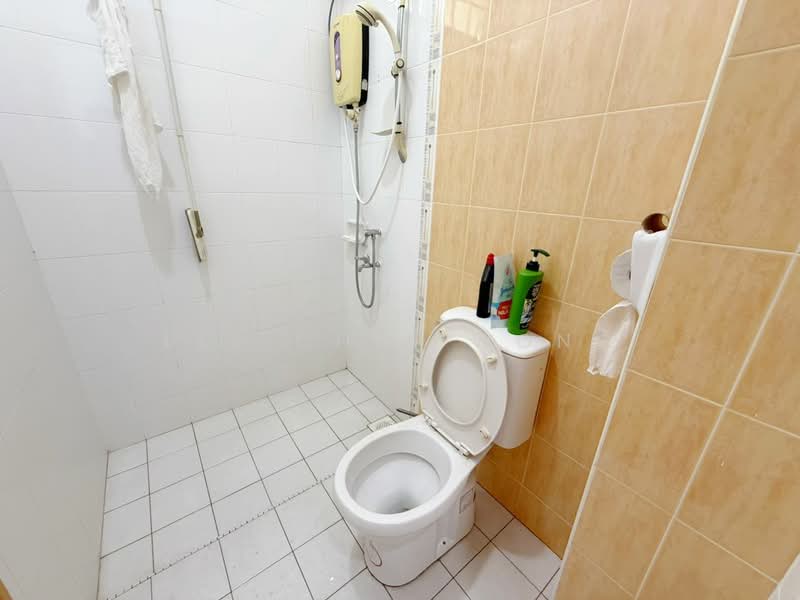 Rumah Teres 1.5 Tingkat untuk Dijual di Johor Bahru (Johor) - Lee Chin Wong - Bathroom - PropertyGuru.com.my