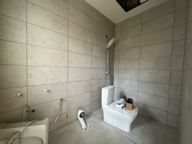 3-storey Terraced House for Sale in Kota Kinabalu (Sabah) - Celine Teah - Bathroom - PropertyGuru.com.my