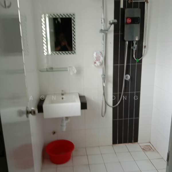 Kondominium untuk Disewa di Plaza Menjalara - Agnes Leong - Bathroom - PropertyGuru.com.my