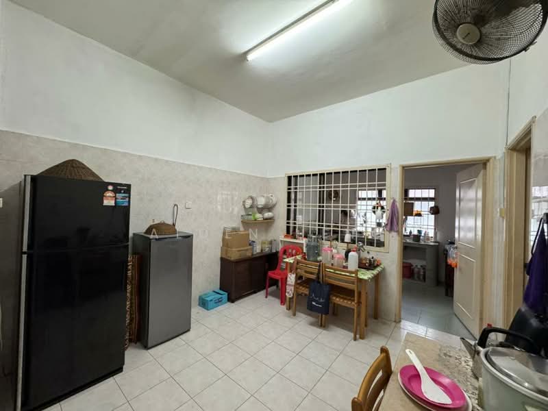 2-storey Terraced House for Sale in Taman Impian Emas (Skudai) - Alden Heng - Kitchen - PropertyGuru.com.my