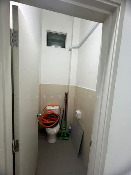 Shop for Sale in Taman Sierra Perdana (Masai) - Celest Tan - Bathroom - PropertyGuru.com.my