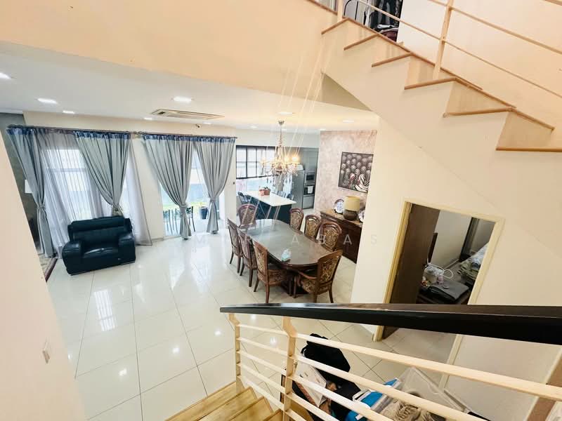 Rumah Banglo untuk Dijual di Seksyen U10 (Shah Alam) - Amir Abas - Living Room - PropertyGuru.com.my