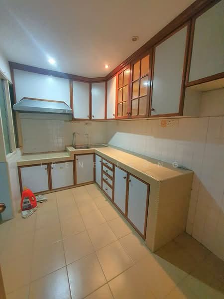 Pangsapuri untuk Dijual di Ria Apartment - Irene Leong - Kitchen - PropertyGuru.com.my