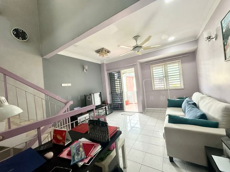 2.5-storey Terraced House for Sale in Batu Caves (Selangor) - Thoriq Suparman - Living Room - PropertyGuru.com.my