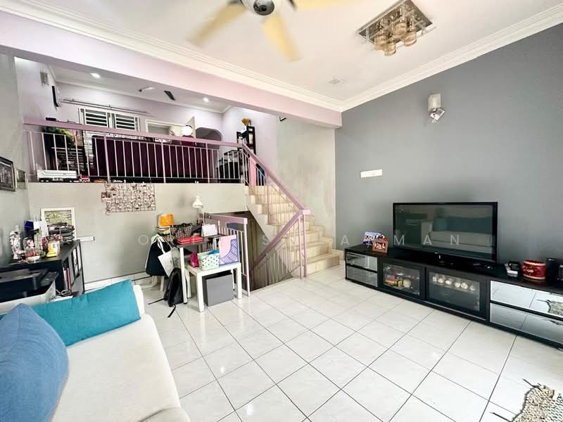 2.5-storey Terraced House for Sale in Batu Caves (Selangor) - Thoriq Suparman - Living Room - PropertyGuru.com.my