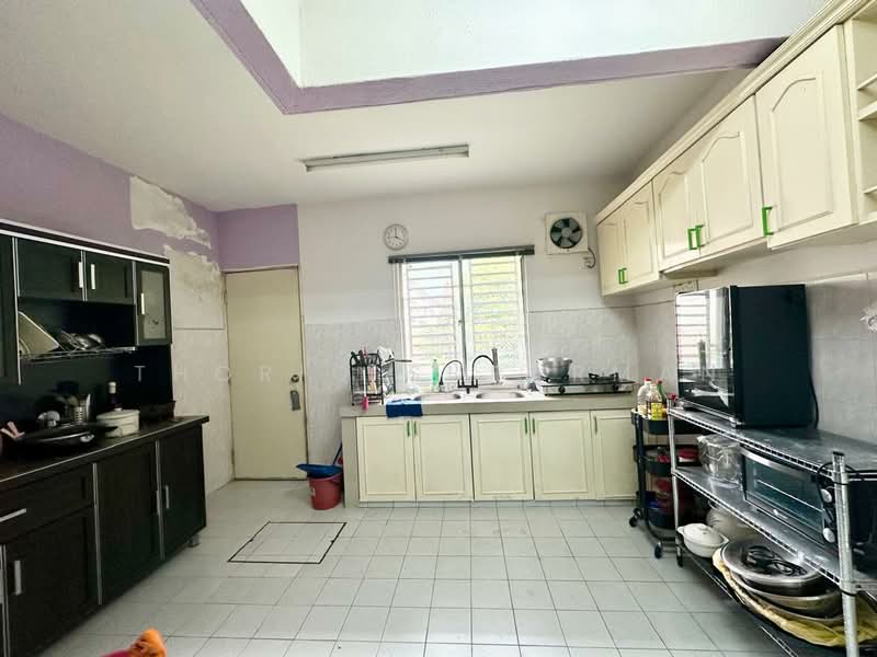 2.5-storey Terraced House for Sale in Batu Caves (Selangor) - Thoriq Suparman - Kitchen - PropertyGuru.com.my