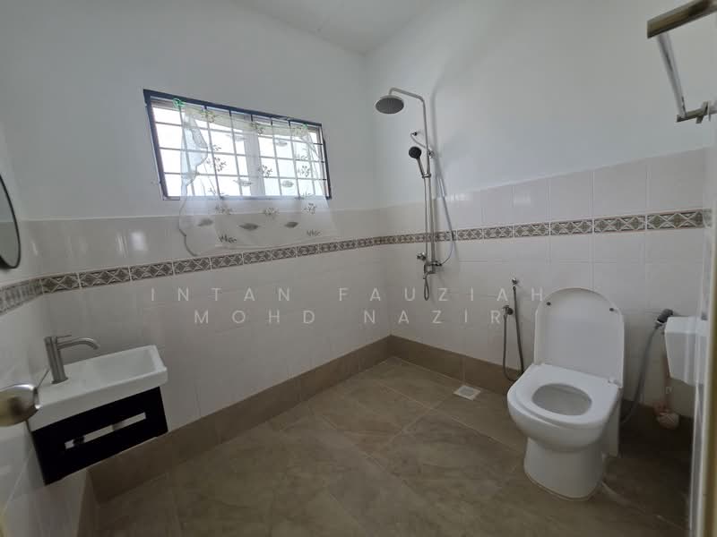 2-storey Terraced House for Sale in Semenyih (Selangor) - Intan Fauziah Mohd Nazir - Bathroom - PropertyGuru.com.my