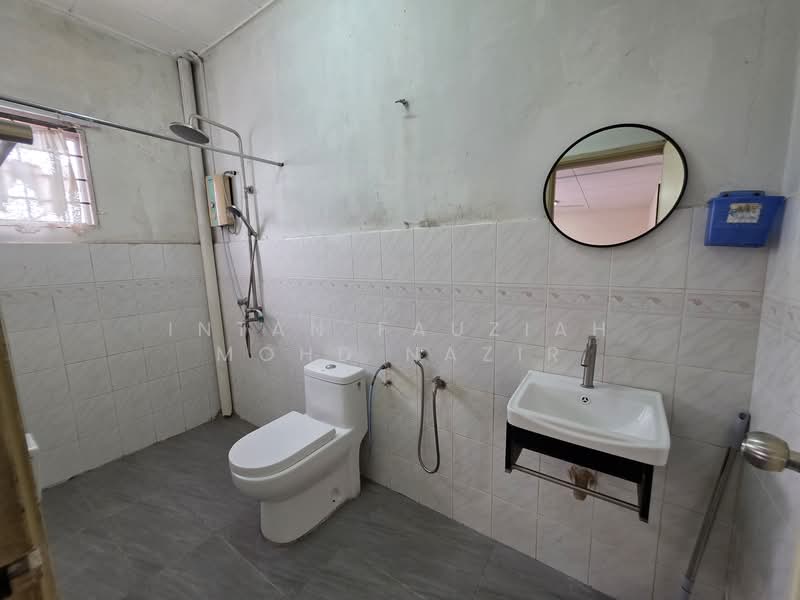 2-storey Terraced House for Sale in Semenyih (Selangor) - Intan Fauziah Mohd Nazir - Bathroom - PropertyGuru.com.my