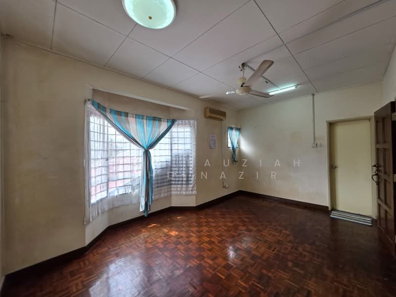 2-storey Terraced House for Sale in Semenyih (Selangor) - Intan Fauziah Mohd Nazir - Living Room - PropertyGuru.com.my
