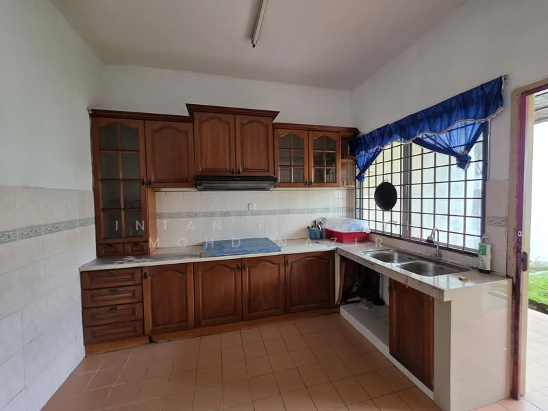 2-storey Terraced House for Sale in Semenyih (Selangor) - Intan Fauziah Mohd Nazir - Kitchen - PropertyGuru.com.my