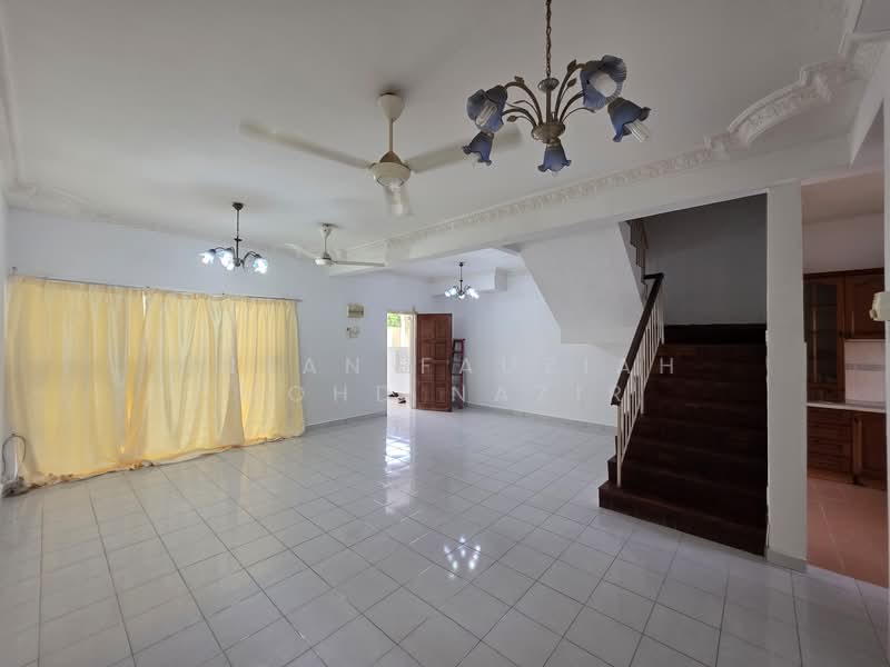 2-storey Terraced House for Sale in Semenyih (Selangor) - Intan Fauziah Mohd Nazir - Living Room - PropertyGuru.com.my