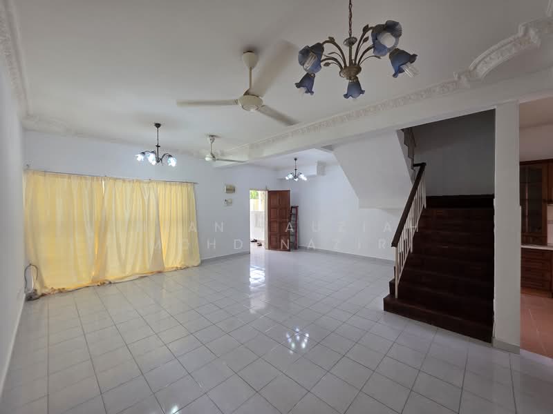 2-storey Terraced House for Sale in Semenyih (Selangor) - Intan Fauziah Mohd Nazir - Living Room - PropertyGuru.com.my