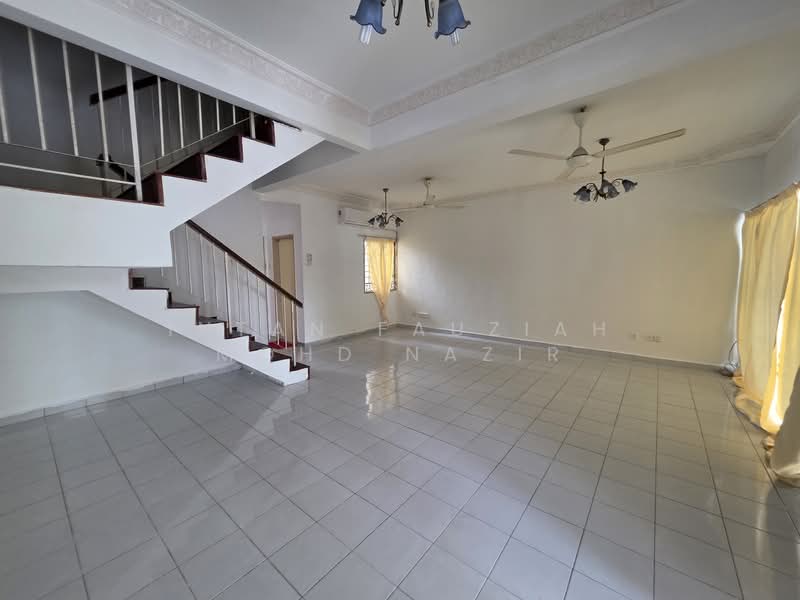 2-storey Terraced House for Sale in Semenyih (Selangor) - Intan Fauziah Mohd Nazir - Living Room - PropertyGuru.com.my