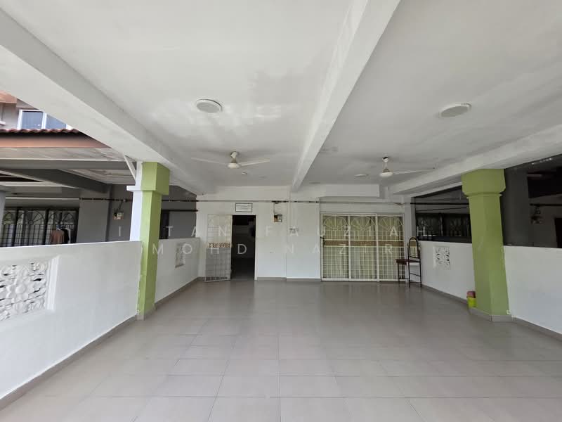 2-storey Terraced House for Sale in Semenyih (Selangor) - Intan Fauziah Mohd Nazir - Entrance - PropertyGuru.com.my