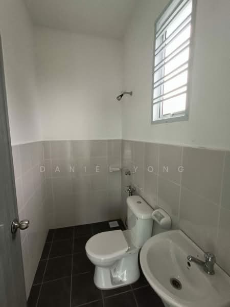 Rumah Teres 2 Tingkat untuk Dijual di Pontian (Johor) - Daniel Yong - Bathroom - PropertyGuru.com.my