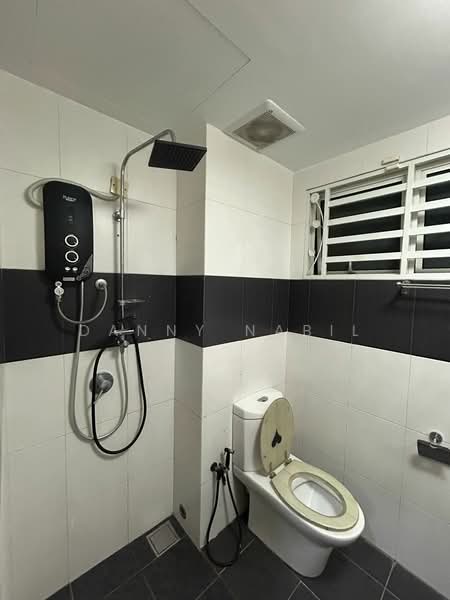 Rumah Teres 2 Tingkat untuk Disewa di Kajang (Selangor) - Danny Nabil - Bathroom - PropertyGuru.com.my