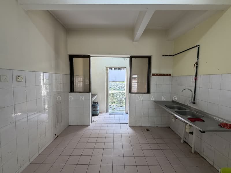 2-storey Terraced House for Sale in Bandar Utama (Selangor) - Sandra Wang - Kitchen - PropertyGuru.com.my